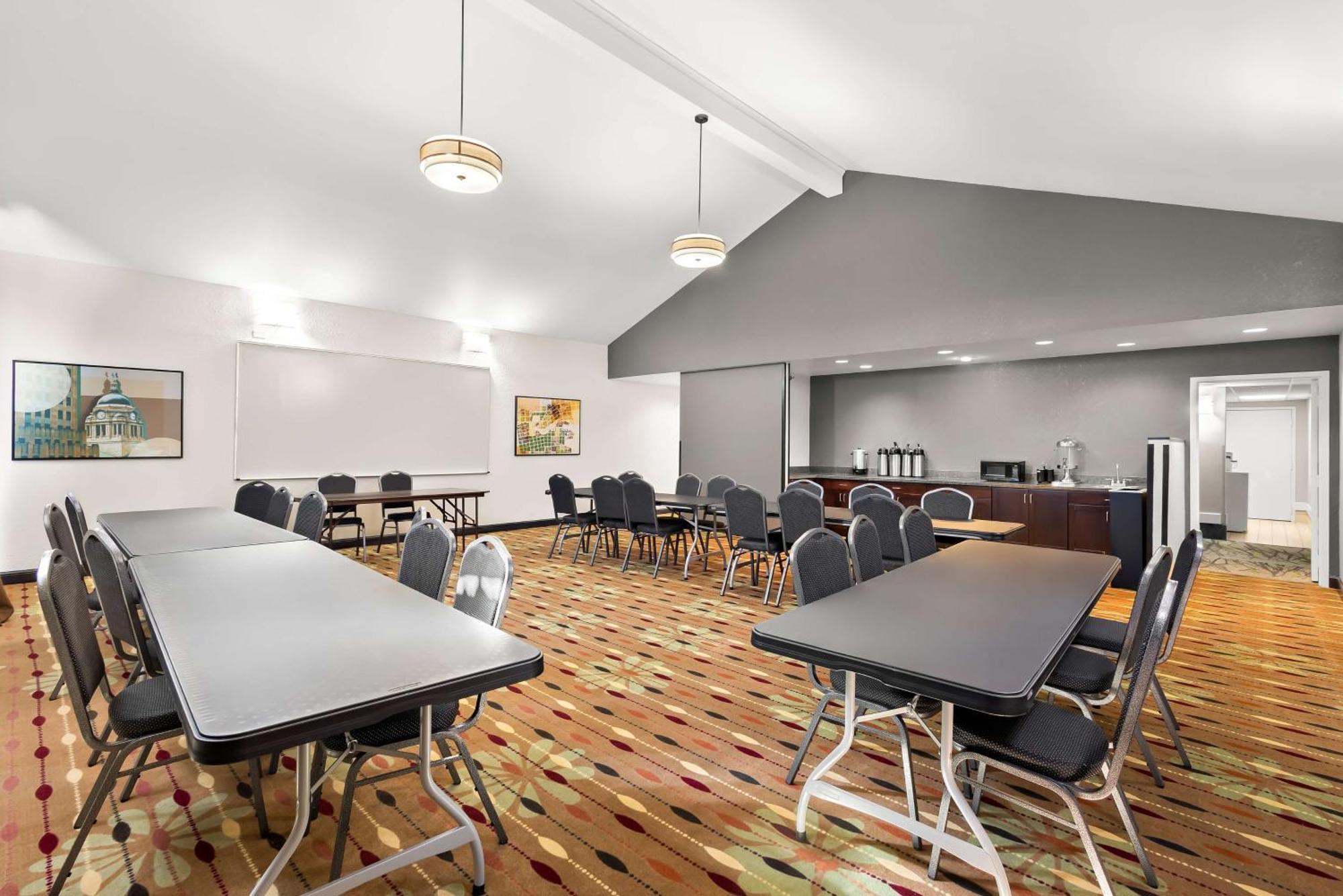 Best Western Luxbury Inn Fort Wayne Ngoại thất bức ảnh