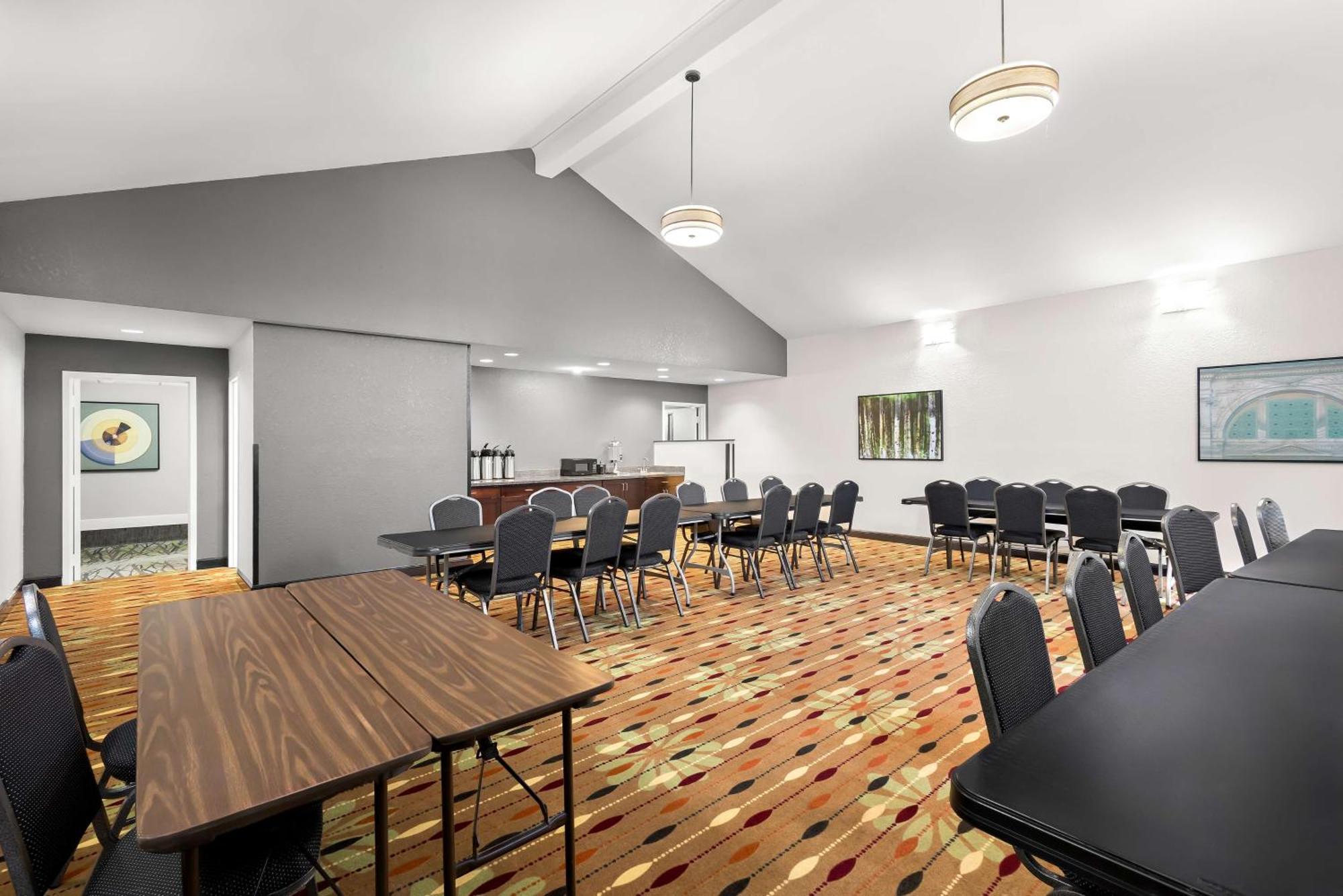 Best Western Luxbury Inn Fort Wayne Ngoại thất bức ảnh