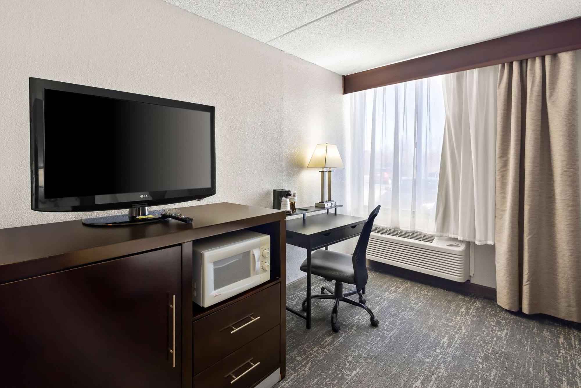 Best Western Luxbury Inn Fort Wayne Ngoại thất bức ảnh