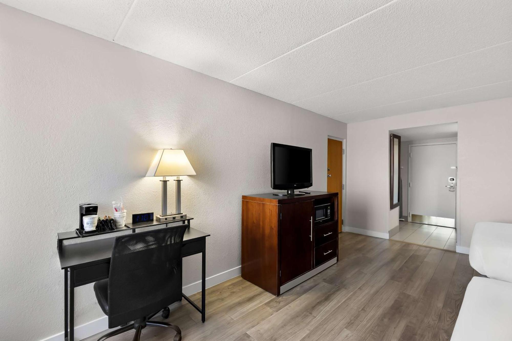 Best Western Luxbury Inn Fort Wayne Ngoại thất bức ảnh