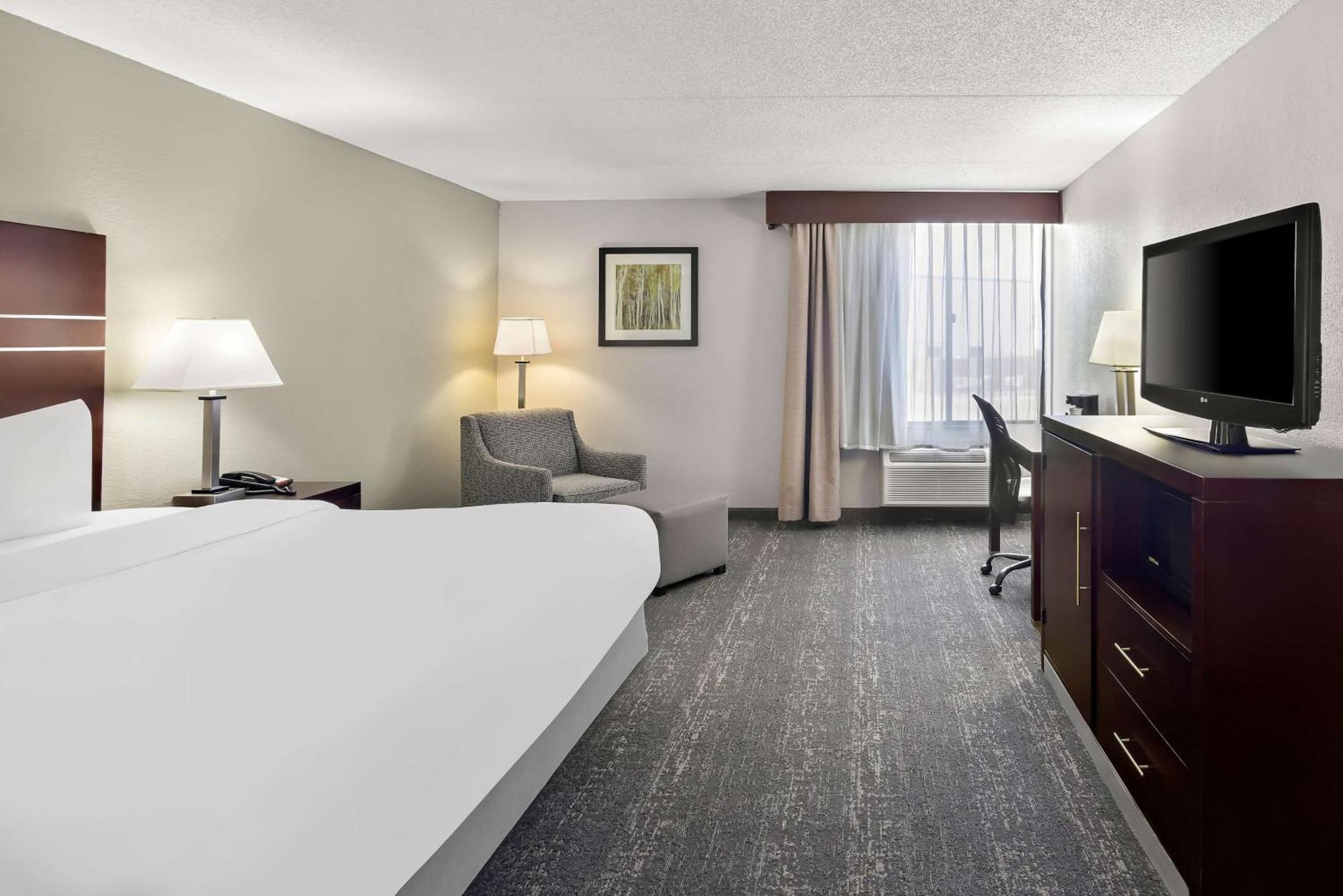 Best Western Luxbury Inn Fort Wayne Ngoại thất bức ảnh